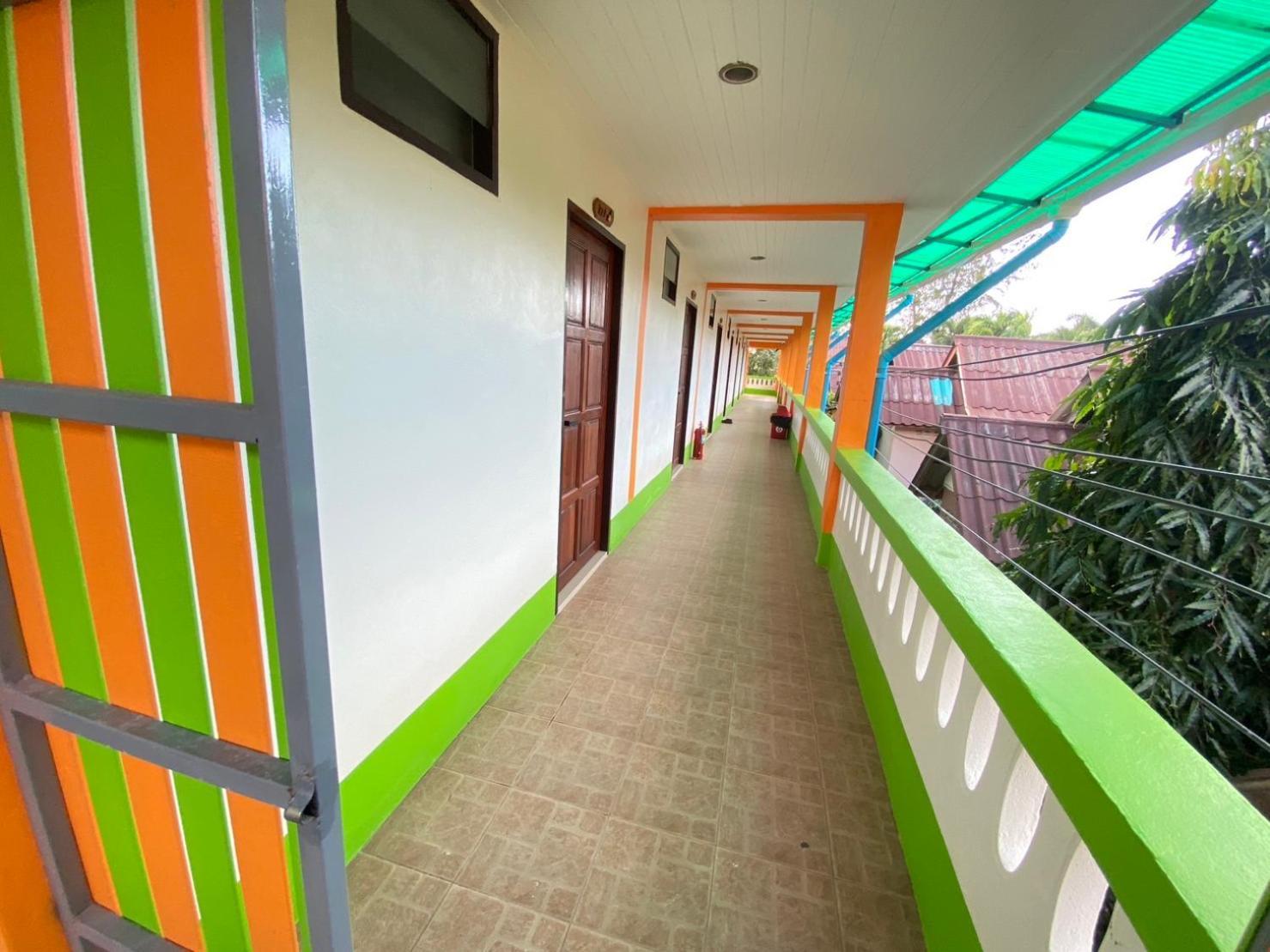 Lotus Hostel Beach Ко Тао Екстериор снимка
